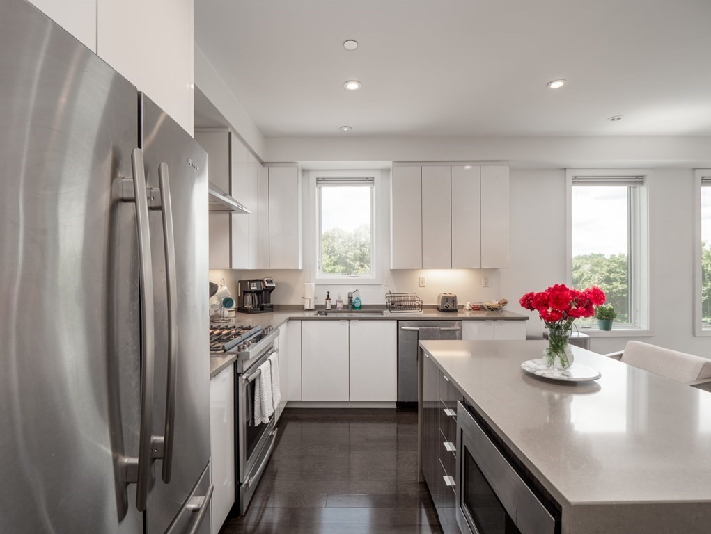 2 West Sixth Street, Unit 306 Boston, MA 02127 - Photo 10 of 40