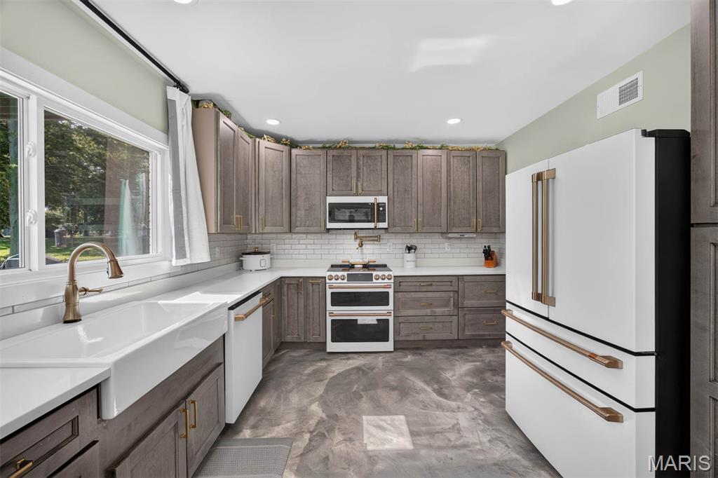 13750 Kayser Road Highland, IL 62249 - Photo 13 of 49 Gallery Image 13