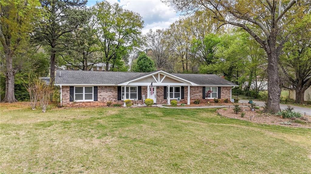 102 Ivy Lane Calhoun, GA 30701 - Photo 2 of 30