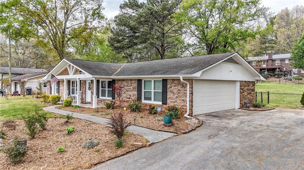 102 Ivy Lane Calhoun, GA 30701 - Photo 3 of 30