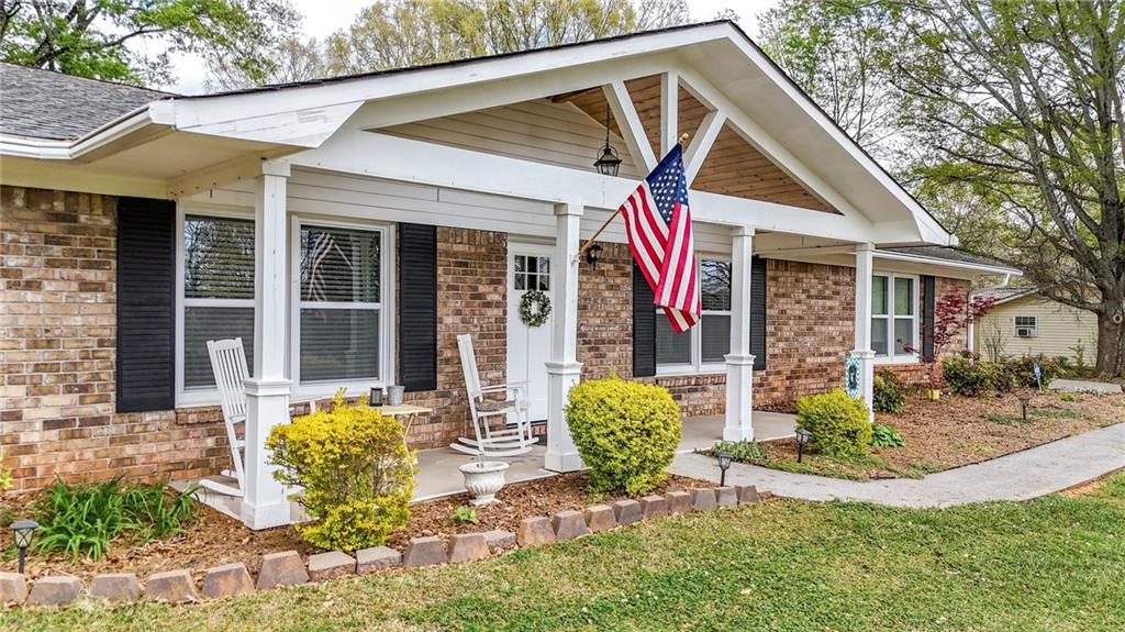 102 Ivy Lane Calhoun, GA 30701 - Photo 4 of 30