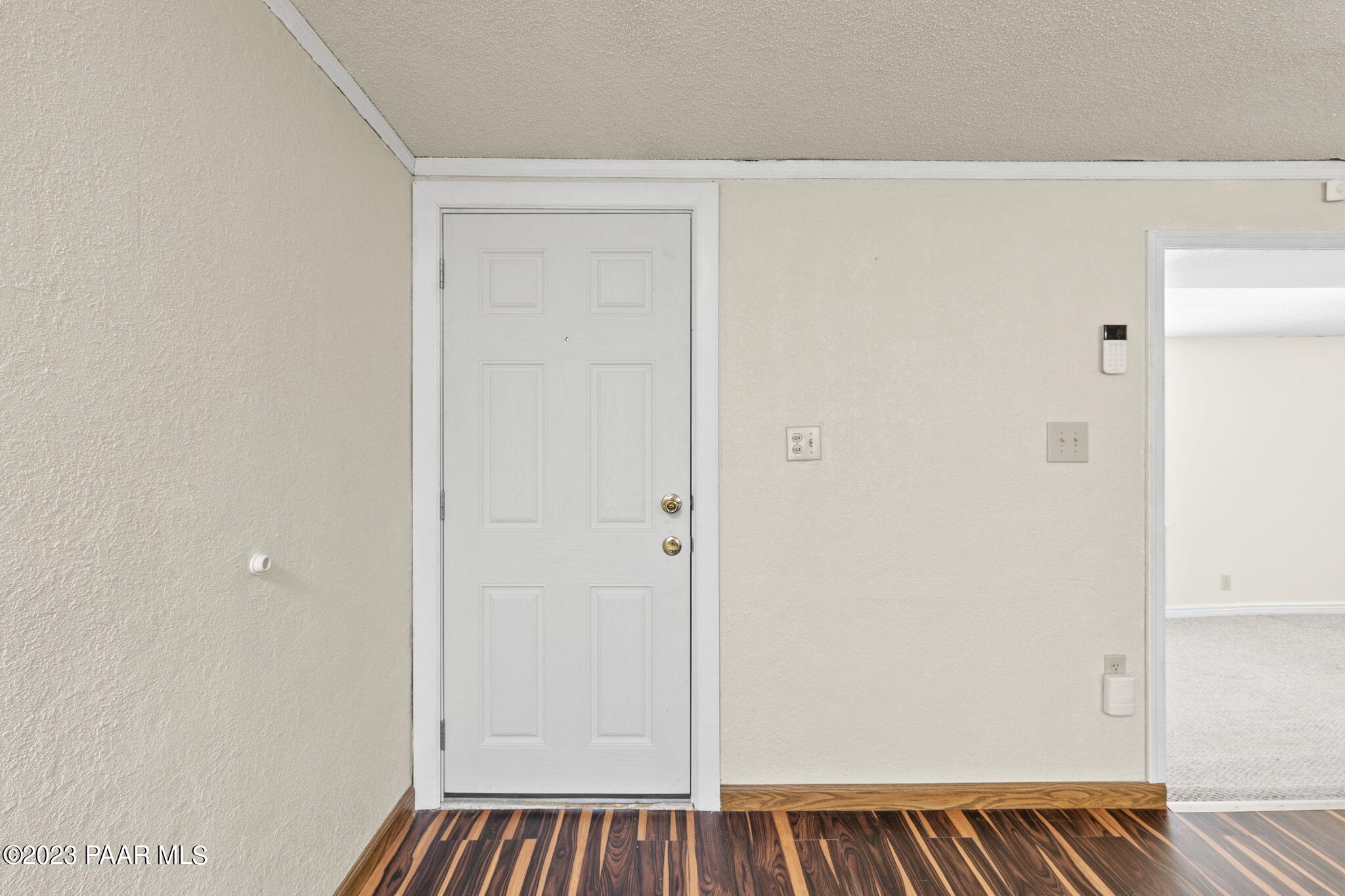 13625 South Spring Lane Mayer, AZ 86333 - Photo 11 of 36 Entry Way Interior