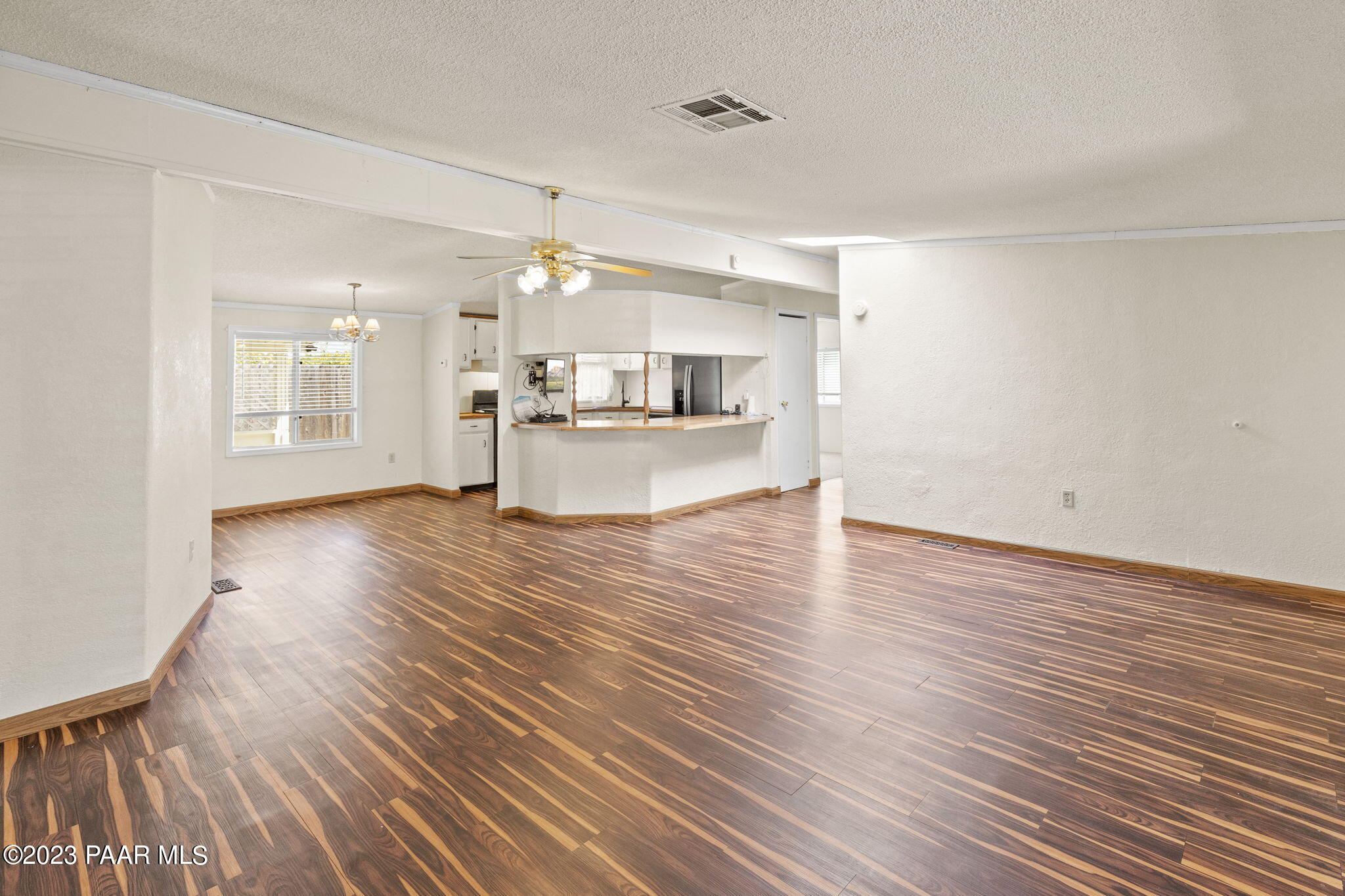 13625 South Spring Lane Mayer, AZ 86333 - Photo 13 of 36 Living Room