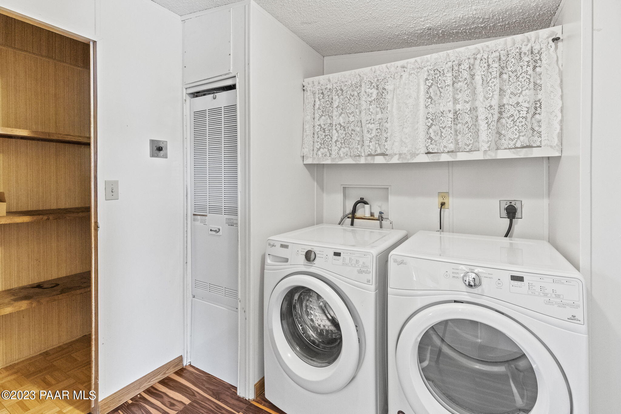 13625 South Spring Lane Mayer, AZ 86333 - Photo 17 of 36 Laundry Room