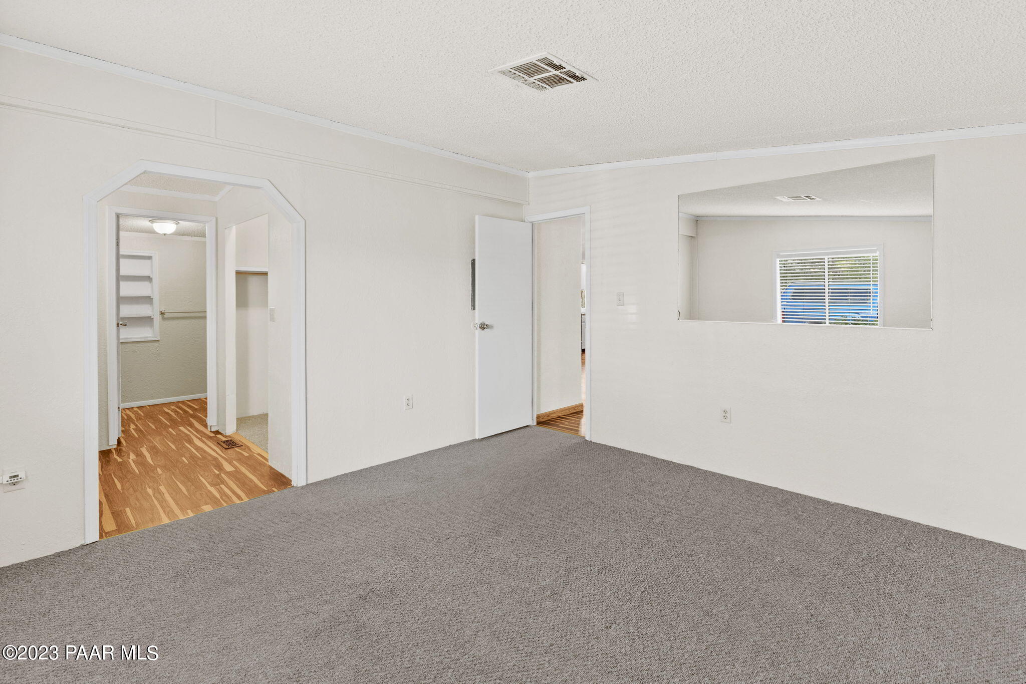 13625 South Spring Lane Mayer, AZ 86333 - Photo 18 of 36 Primary Suite