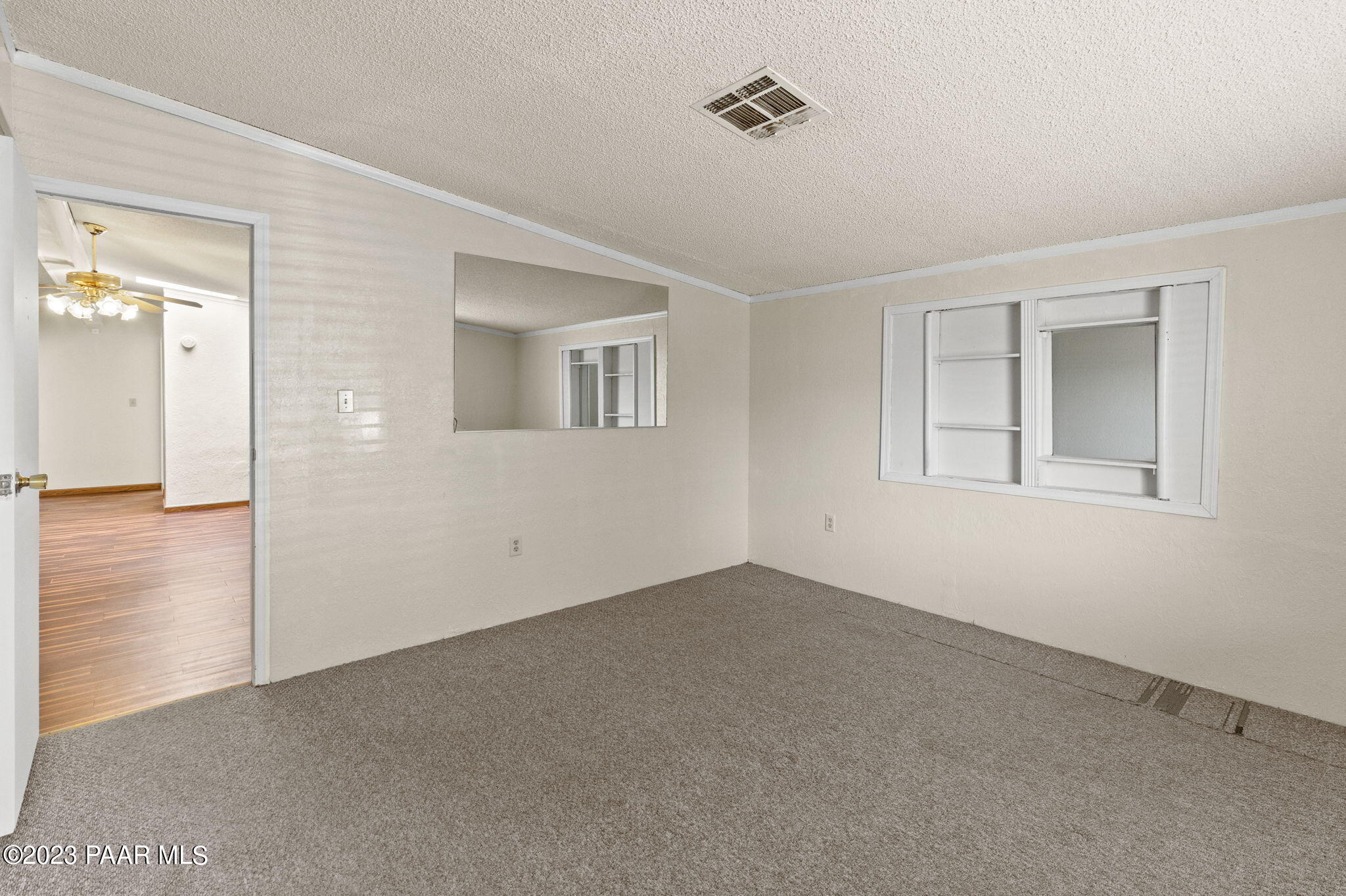 13625 South Spring Lane Mayer, AZ 86333 - Photo 19 of 36 Primary Suite