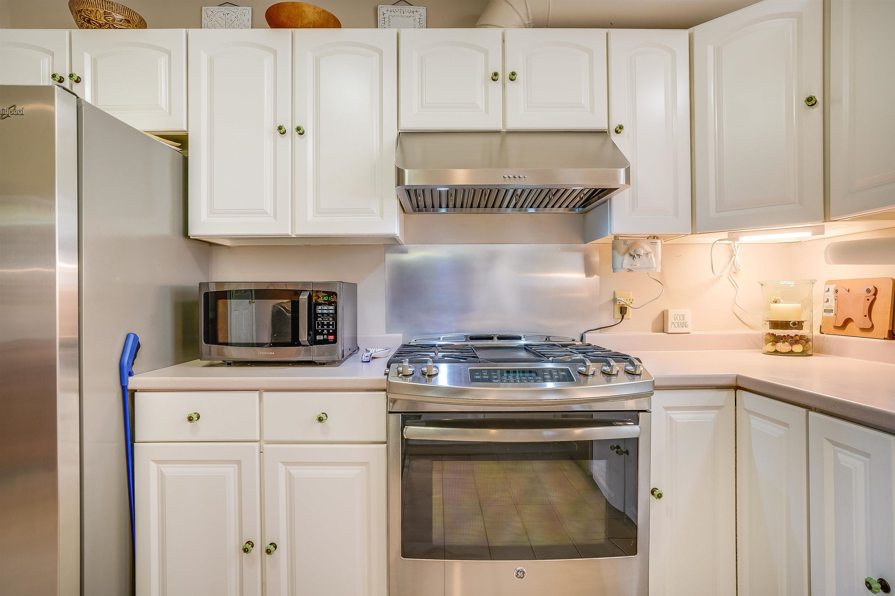 914 Mammoth Road Manchester, NH 03104 - Photo 23 of 41
