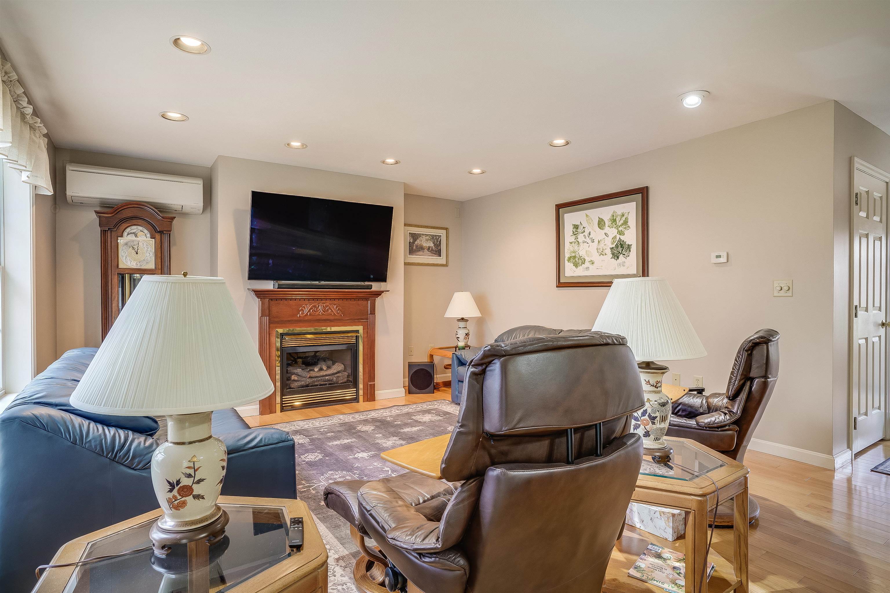 914 Mammoth Road Manchester, NH 03104 - Photo 25 of 41