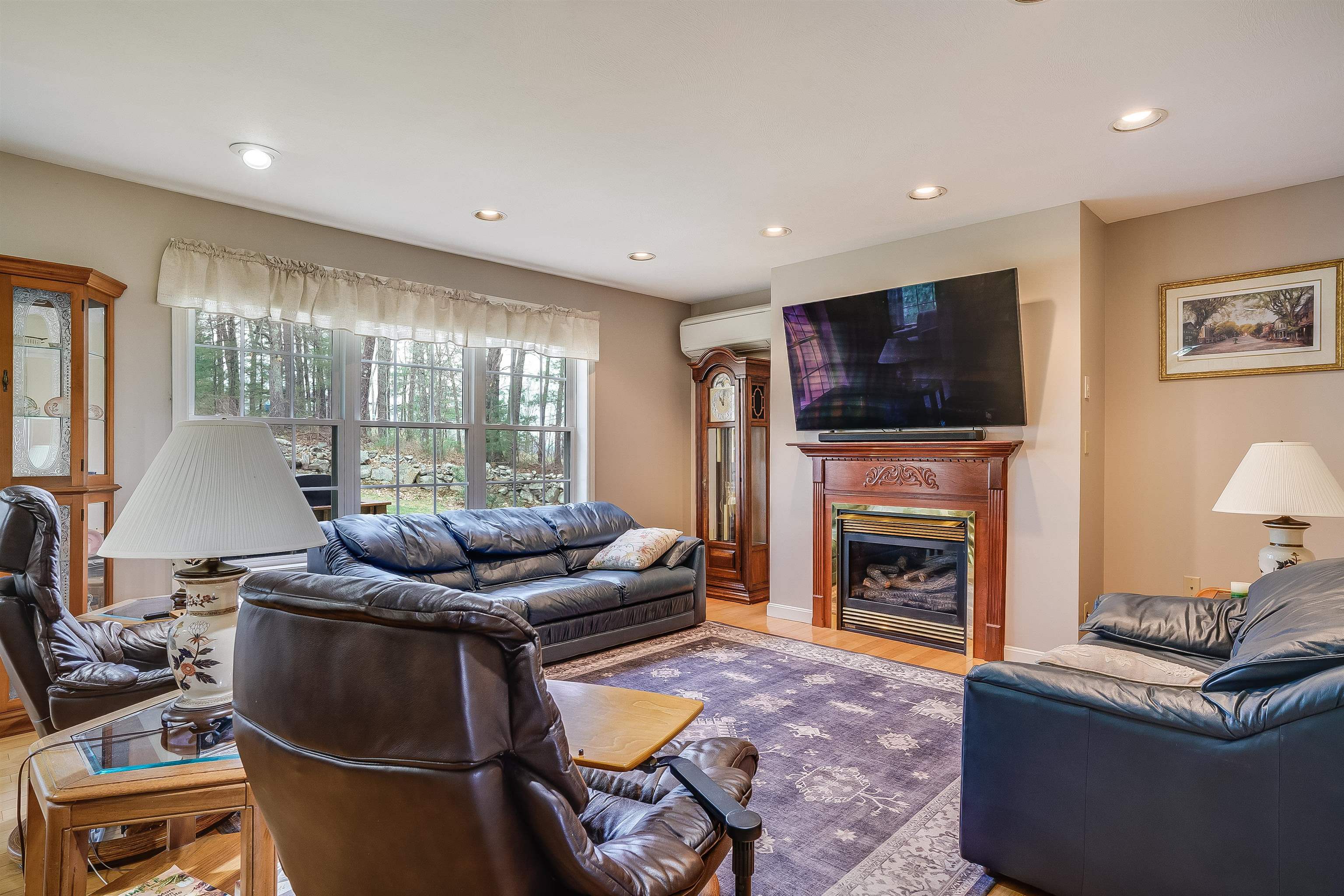914 Mammoth Road Manchester, NH 03104 - Photo 26 of 41