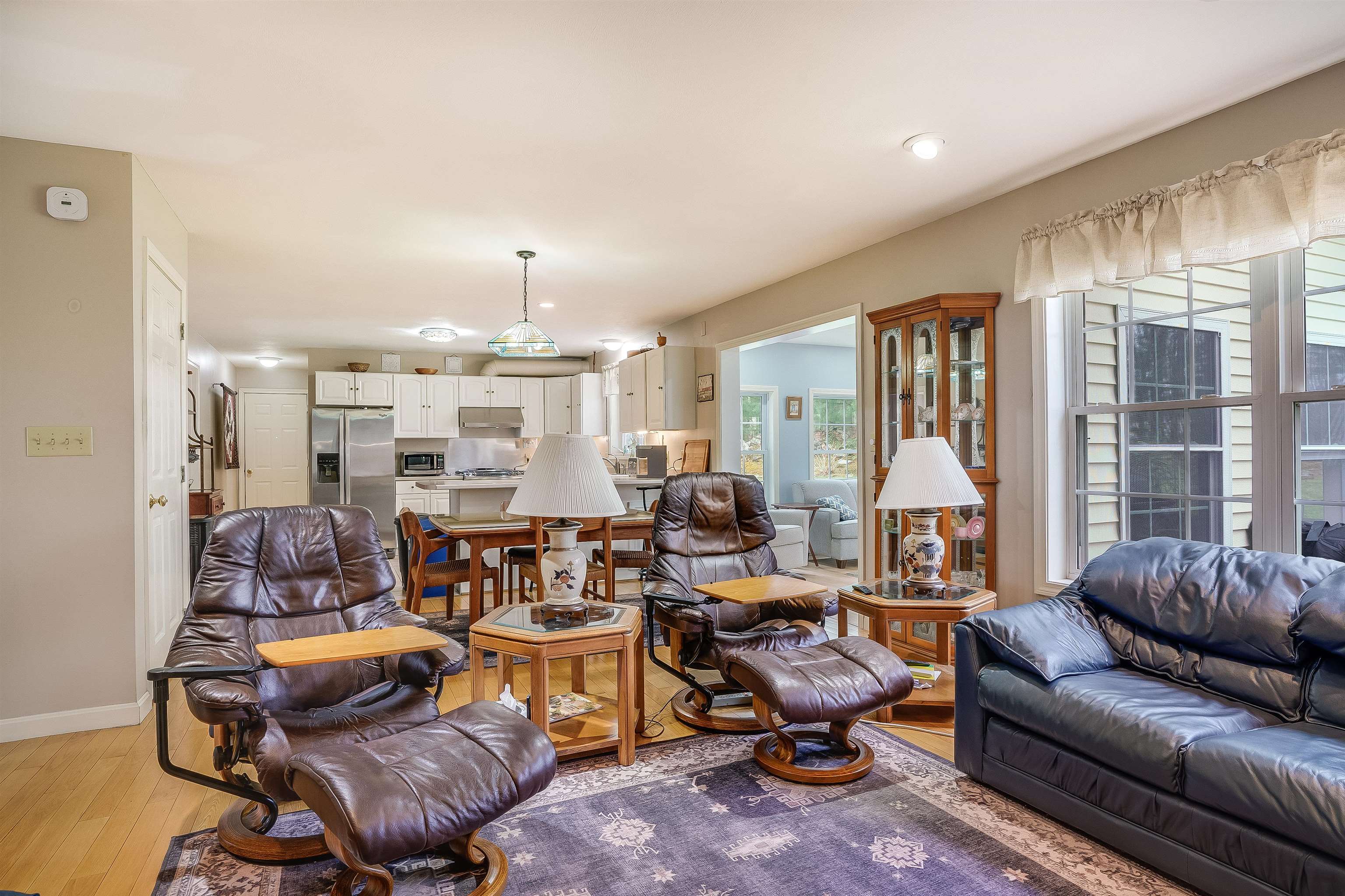 914 Mammoth Road Manchester, NH 03104 - Photo 27 of 41