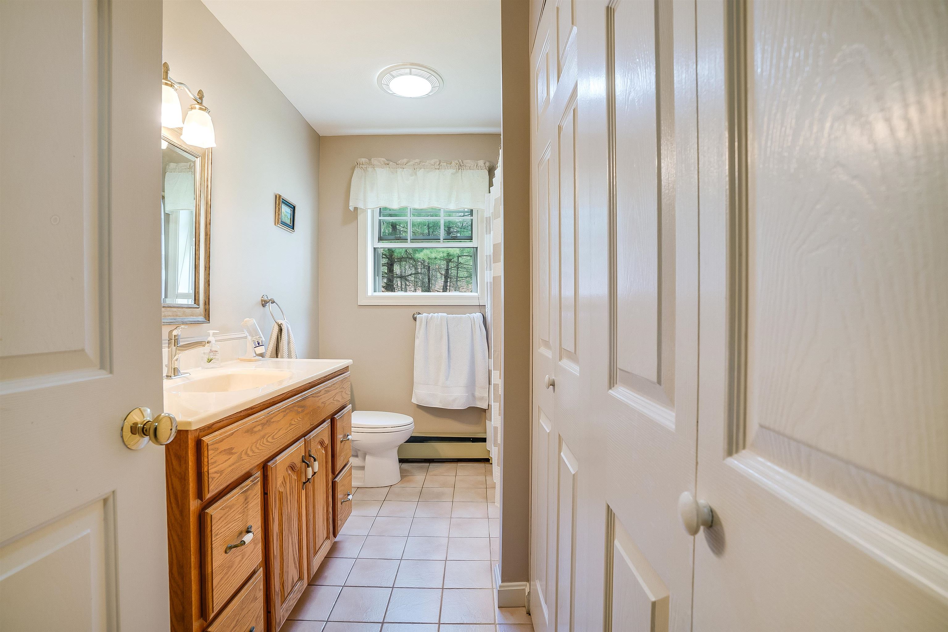 914 Mammoth Road Manchester, NH 03104 - Photo 35 of 41