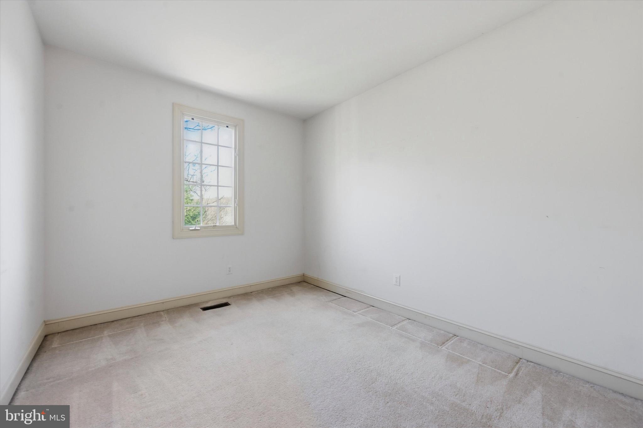 2 Timber Mill Lane Landenberg, PA 19350 - Photo 26 of 32 an empty room with windows