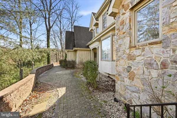 a view of a back yard of the house