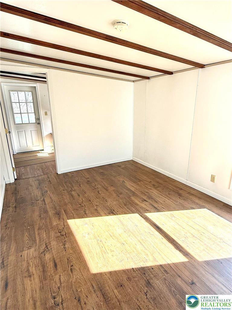 204 Molly Pitcher Road Mount Bethel, PA 18343 - Photo 7 of 34 a view of a big room