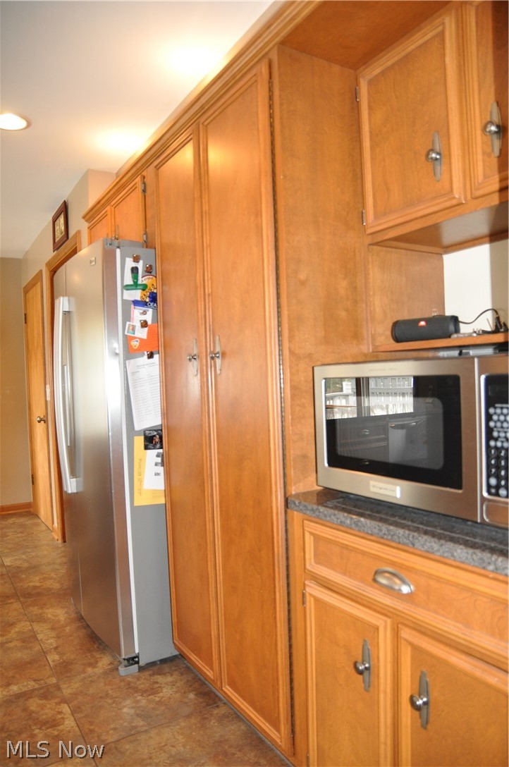 2360 Howland Wilson Road Northeast Warren, OH 44484 - Photo 6 of 35 Gallery Image 6