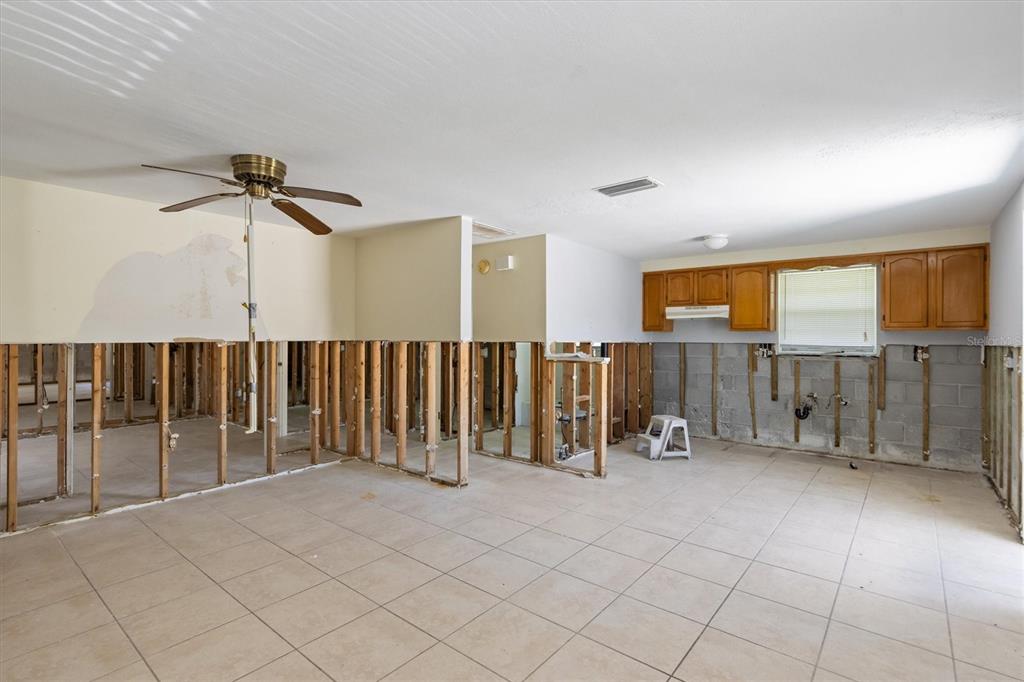 411 Alamanda Road Anna Maria, FL 34216 - Photo 9 of 41