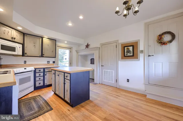 $385,000 | 739 Village Road, Lancaster, PA 17602