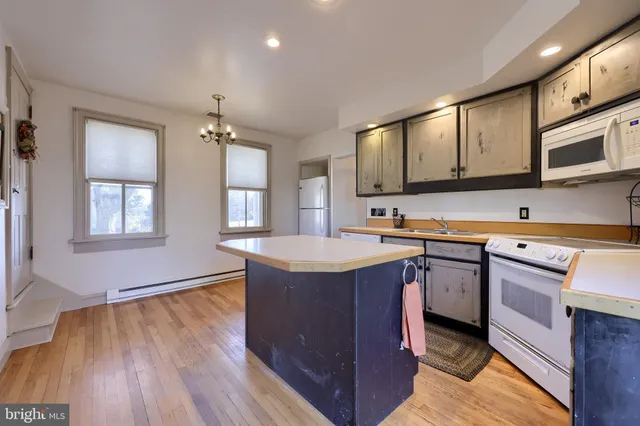 $385,000 | 739 Village Road, Lancaster, PA 17602