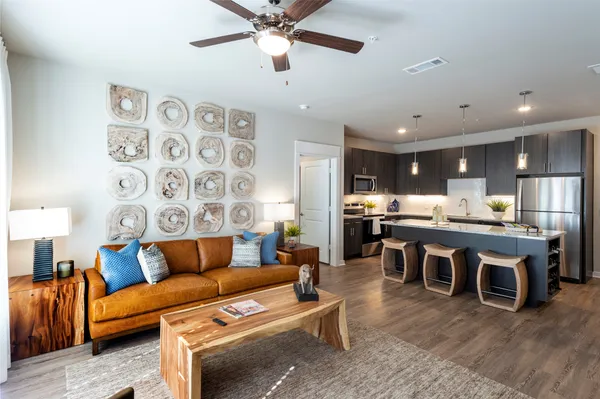 $2,195 | 15915 Kingfield Drive, Unit 2317, Houston, TX 77084