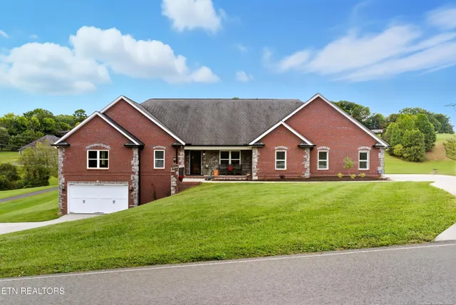 $875,000 | 8261 Greenwell Road, Knoxville, TN 37938