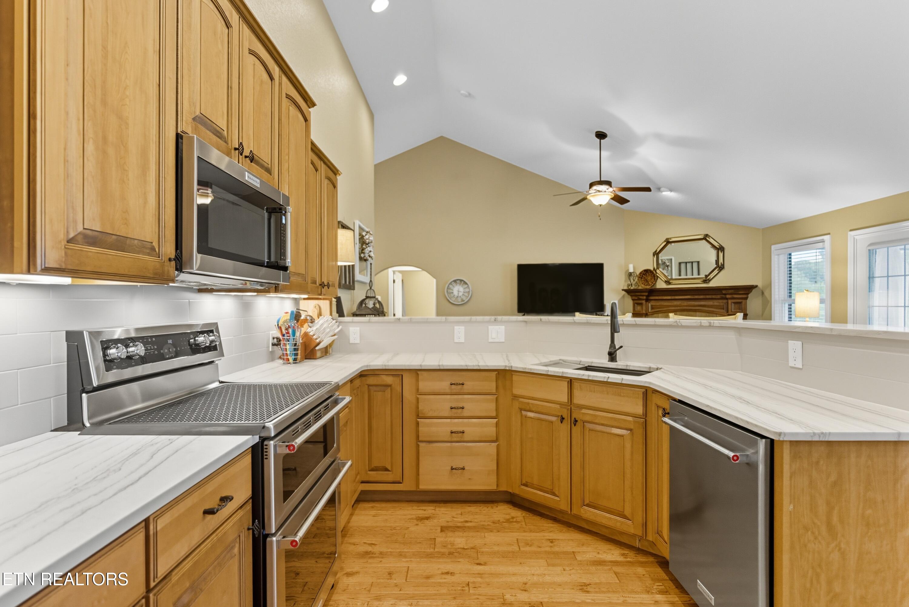 8261 Greenwell Road Knoxville, TN 37938 - Photo 22 of 55 kitchen