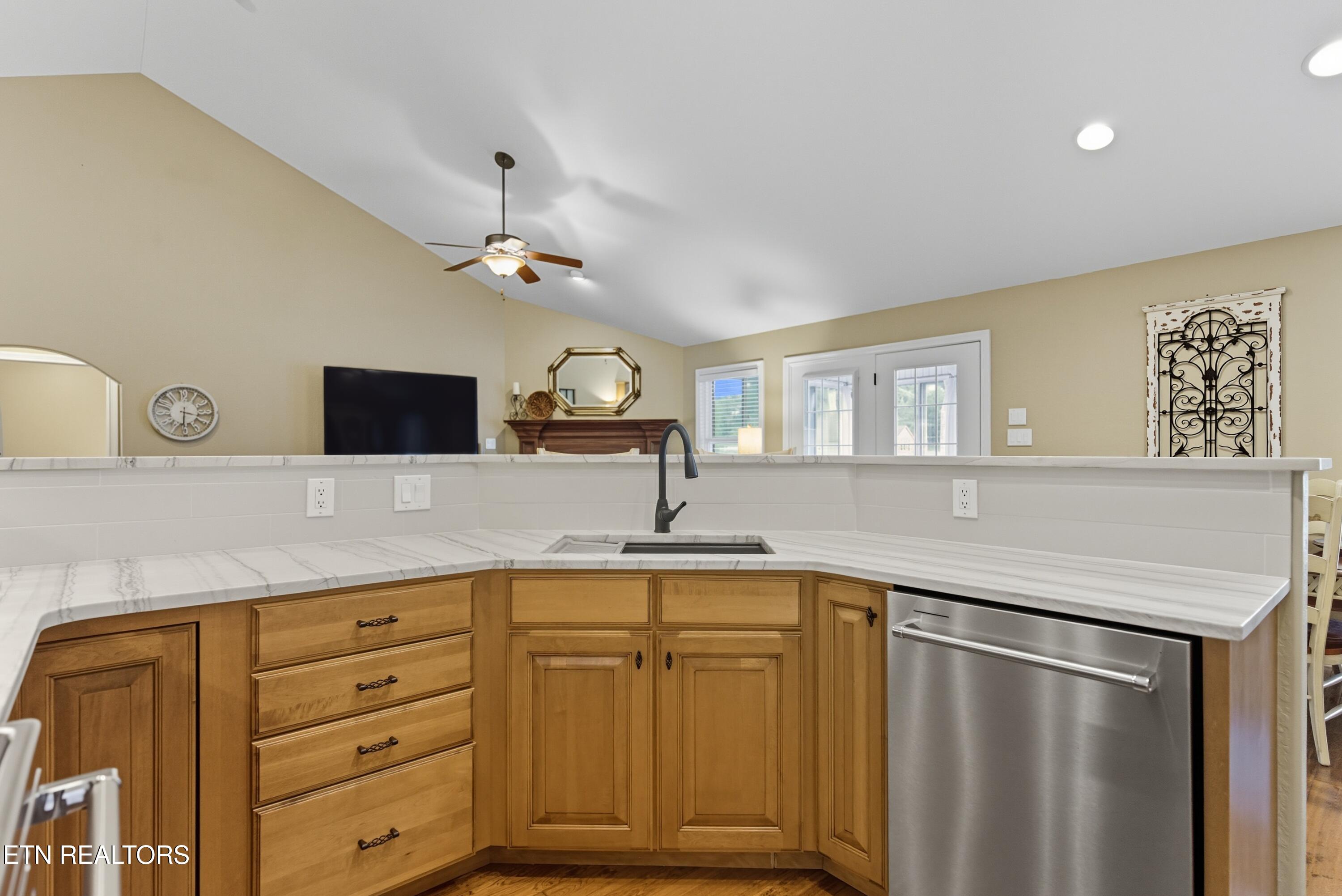 8261 Greenwell Road Knoxville, TN 37938 - Photo 24 of 55 kitchen