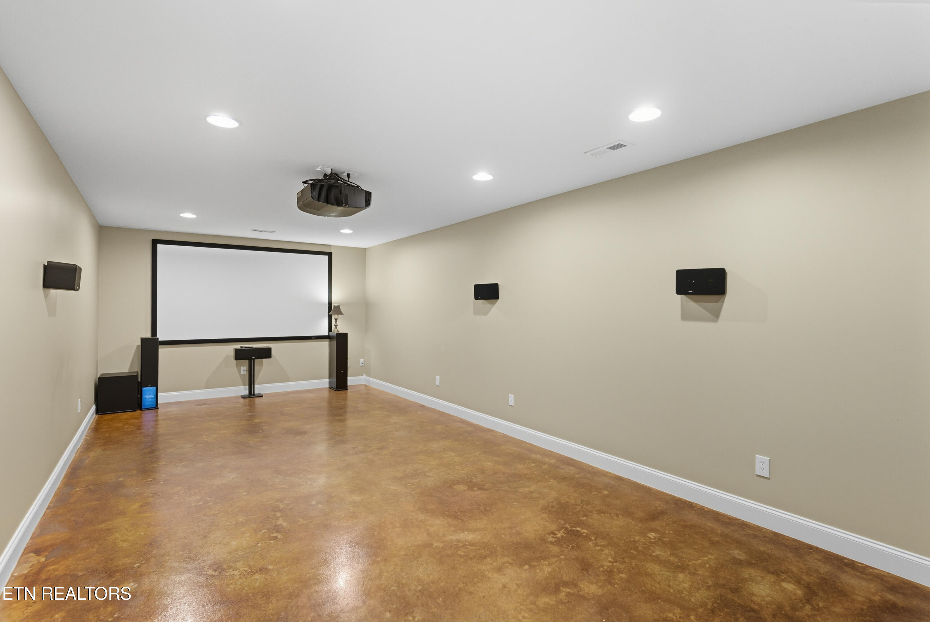 8261 Greenwell Road Knoxville, TN 37938 - Photo 34 of 55 basement move room