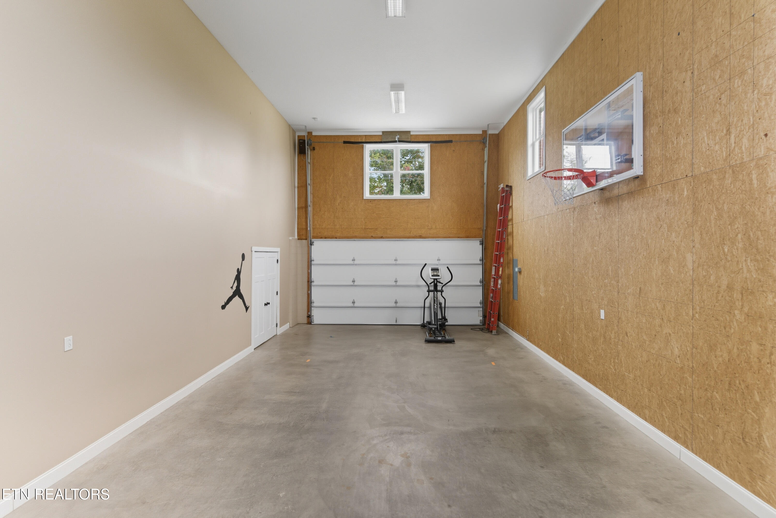 8261 Greenwell Road Knoxville, TN 37938 - Photo 43 of 55 basement garage