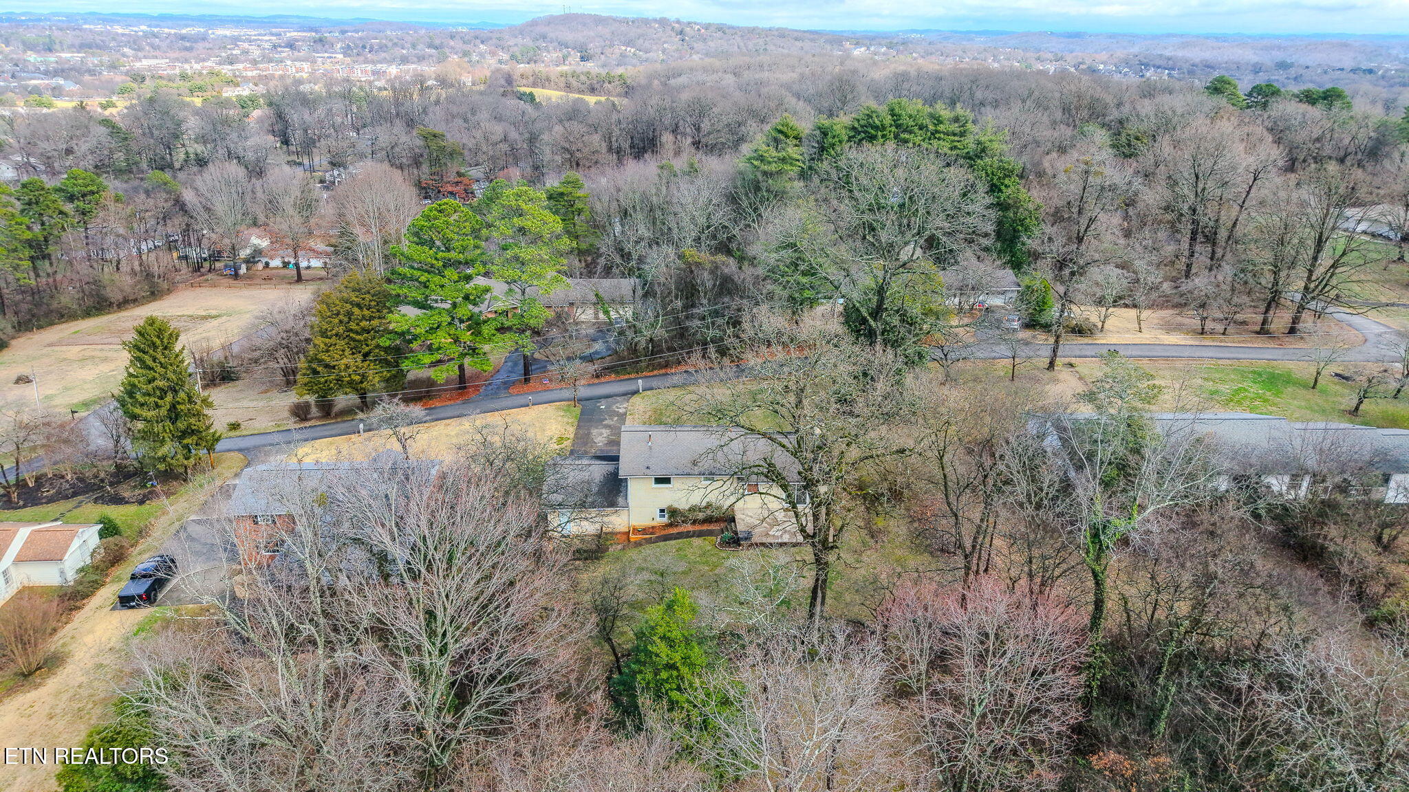 332 Crestview Road Knoxville, TN 37934 - Photo 35 of 38 16-web-or-mls-DJI_20260226132336_0957_D