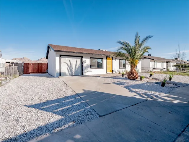 $389,900 | 1205 Stoney Beach Street, Las Vegas, NV 89110