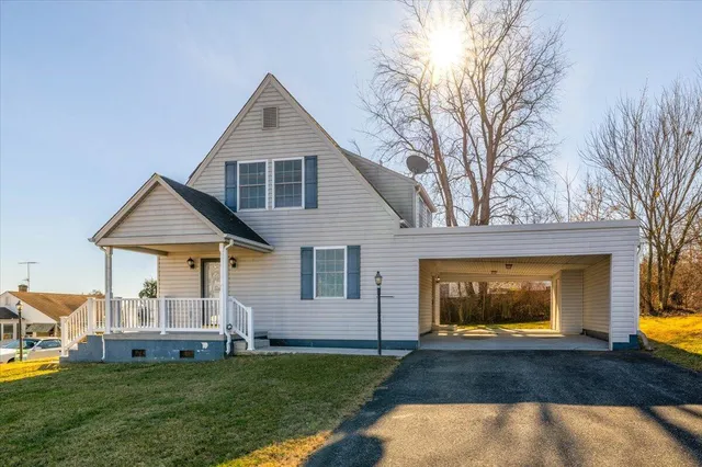 $230,000 | 112 Jackson Circle, Radford, VA 24141