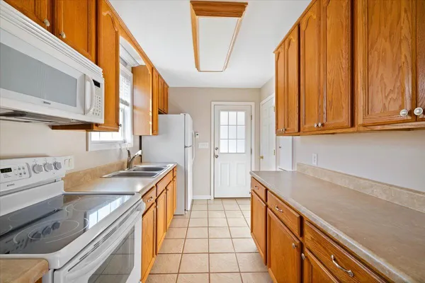 $250,000 | 112 Jackson Circle, Radford, VA 24141