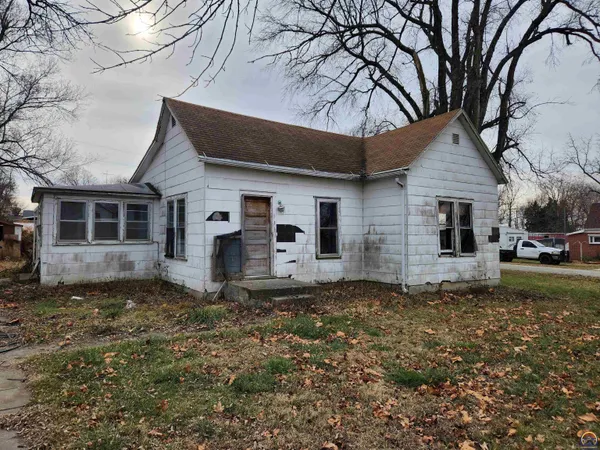 $18,000 | 741 Cedar Street, Everest, KS 66424