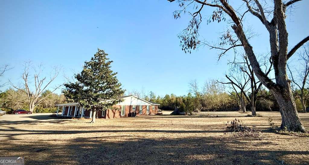201 Burketts Ferry Road Hazlehurst, GA 31539 - Photo 7 of 52 a view of city view with ocean