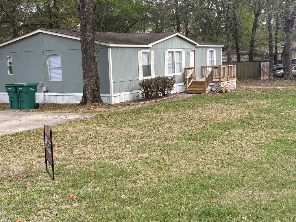 9541 Maple Ridge Drive Willis, TX 77318 - Photo 2 of 22