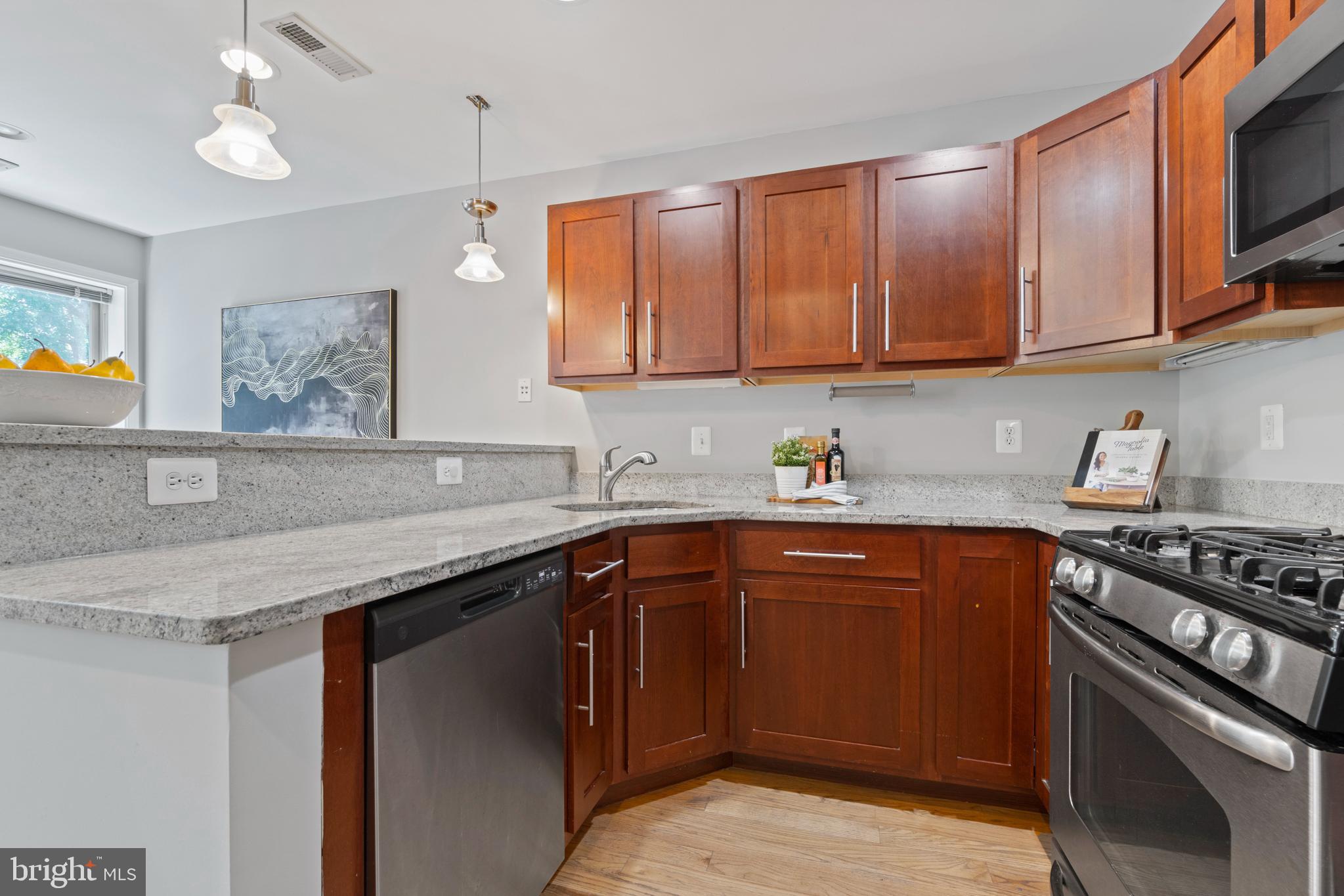 617 Jefferson Street Northwest, Unit 202 Washington, DC 20011 - Photo 7 of 22