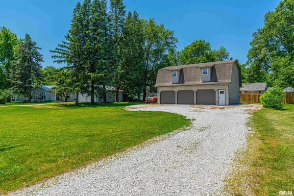 $125,000 | 207 South Stewart Street, McLean, IL 61754