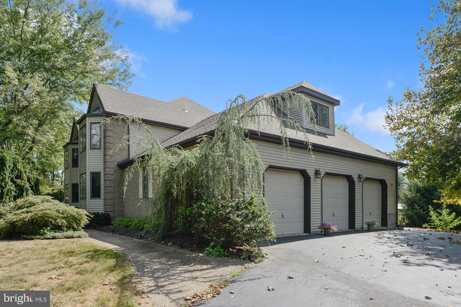 351 Sawmill Road Hamilton, NJ 08620 - Photo 2 of 32 3 Car Garage