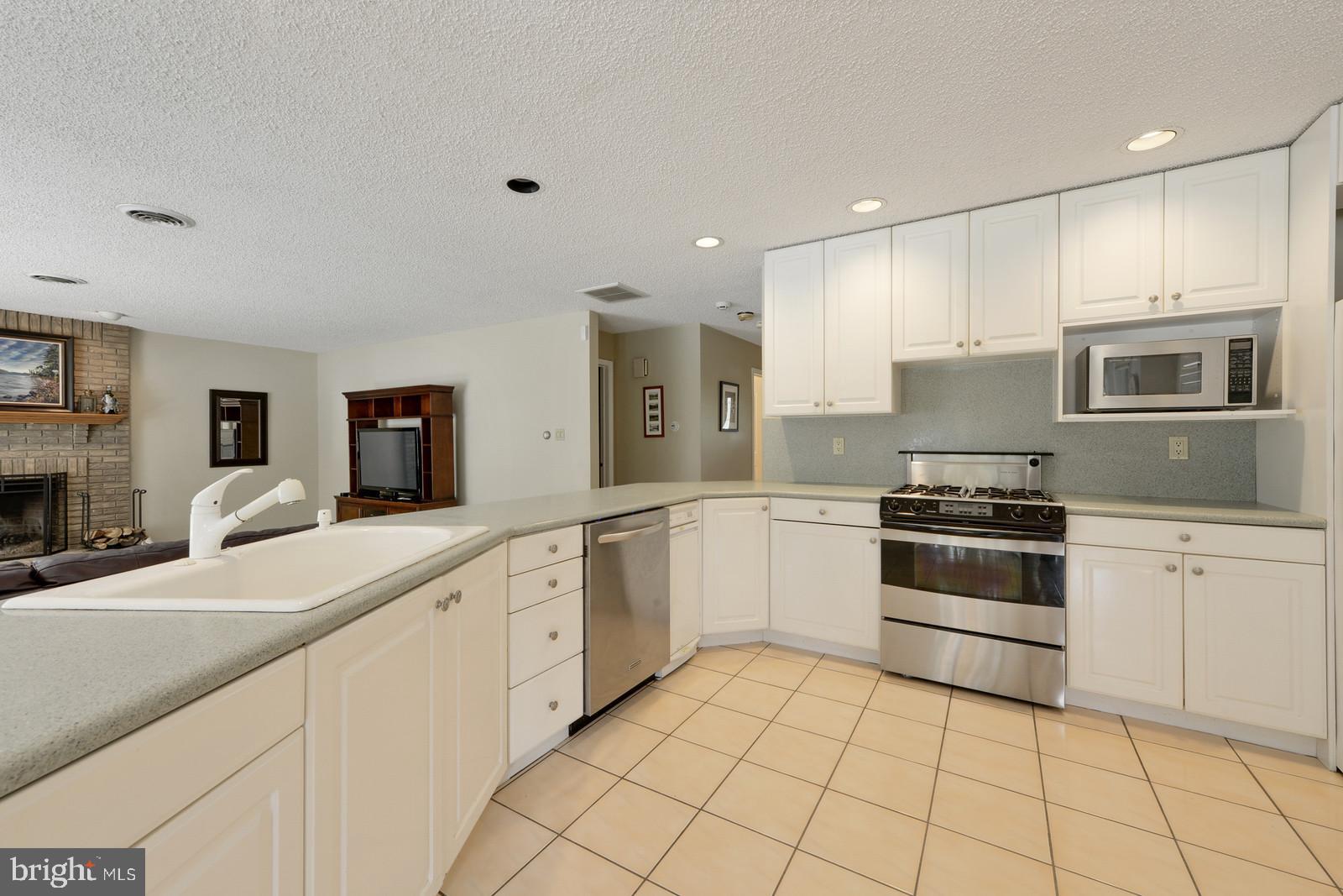 351 Sawmill Road Hamilton, NJ 08620 - Photo 10 of 32 Spacious Kitchen