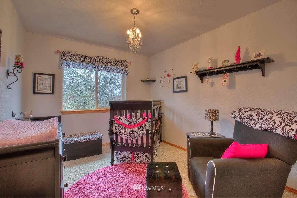 18876 108th Lane Southeast Renton, WA 98055 - Photo 13 of 16 Gallery Image 13