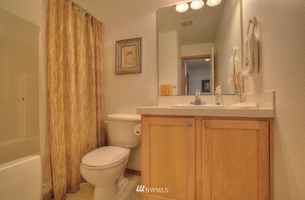 18876 108th Lane Southeast Renton, WA 98055 - Photo 14 of 16 Gallery Image 14