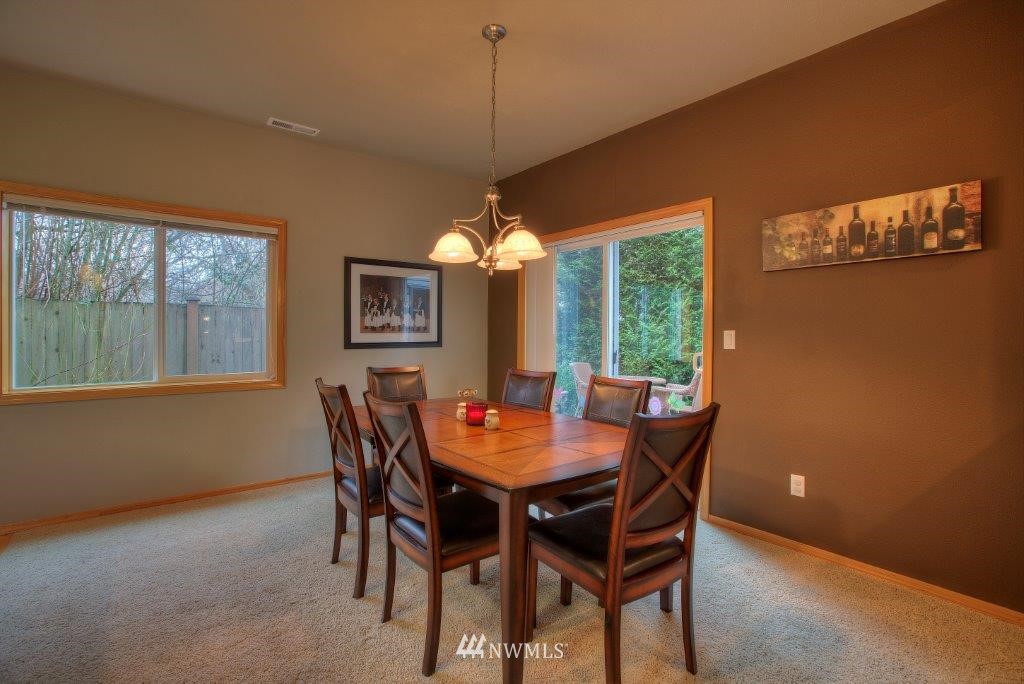 18876 108th Lane Southeast Renton, WA 98055 - Photo 5 of 16 Gallery Image 5
