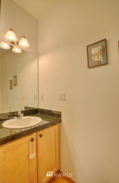 18876 108th Lane Southeast Renton, WA 98055 - Photo 8 of 16 Gallery Image 8