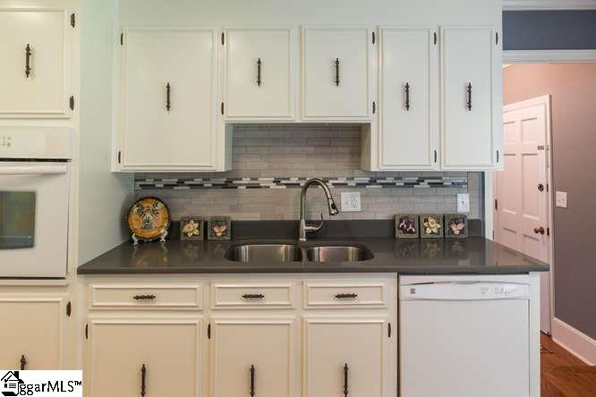 209 Parliament Road Greenville, SC 29615 - Photo 17 of 31 Gallery Image 17