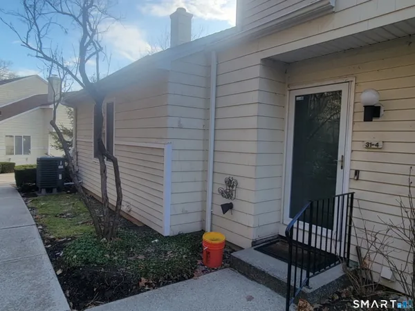 $2,650 | 166 Old Brookfield Road, Unit 314, Danbury, CT 06811