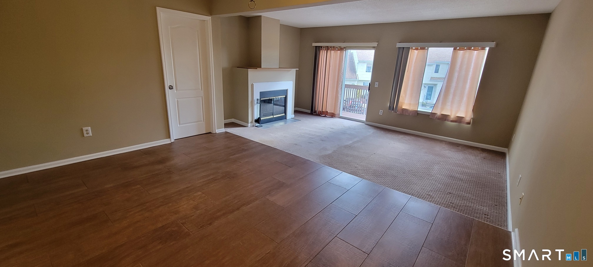 166 Old Brookfield Road, Unit 314 Danbury, CT 06811 - Photo 11 of 37 Dining Area to Living Room
