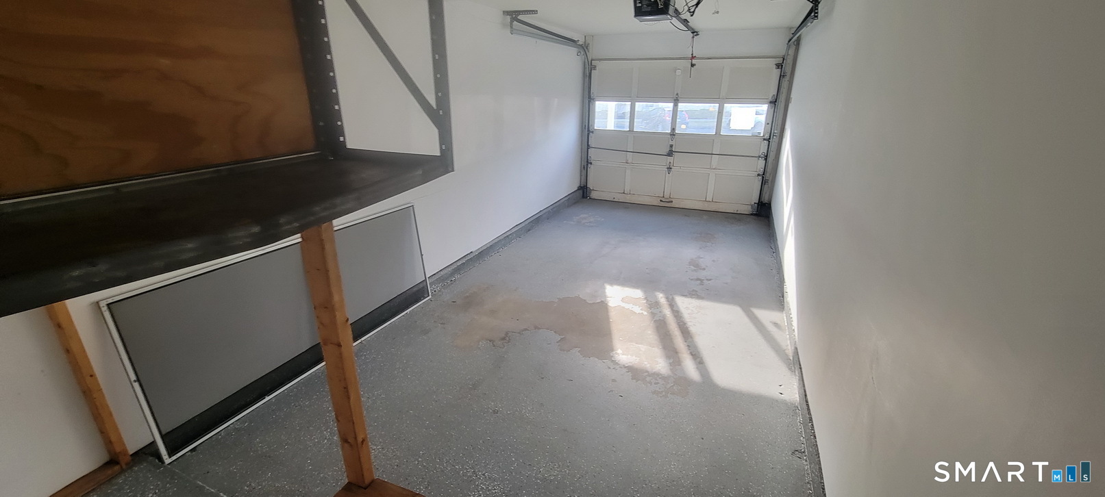 166 Old Brookfield Road, Unit 314 Danbury, CT 06811 - Photo 35 of 37 a view of an empty room and window