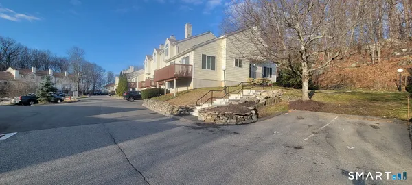 $2,650 | 166 Old Brookfield Road, Unit 314, Danbury, CT 06811