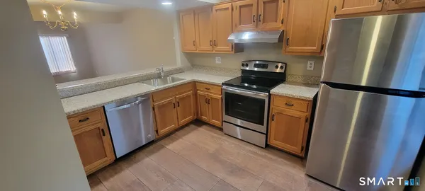 $2,650 | 166 Old Brookfield Road, Unit 314, Danbury, CT 06811