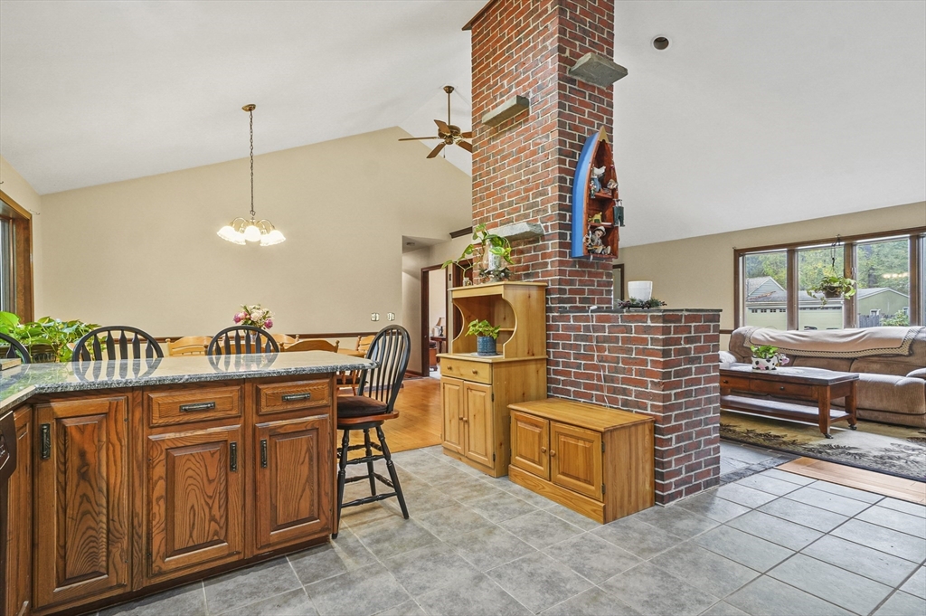 28 Beacon Street Amesbury, MA 01913 - Photo 17 of 41